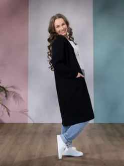 NEULEtakki (musta merinovilla)