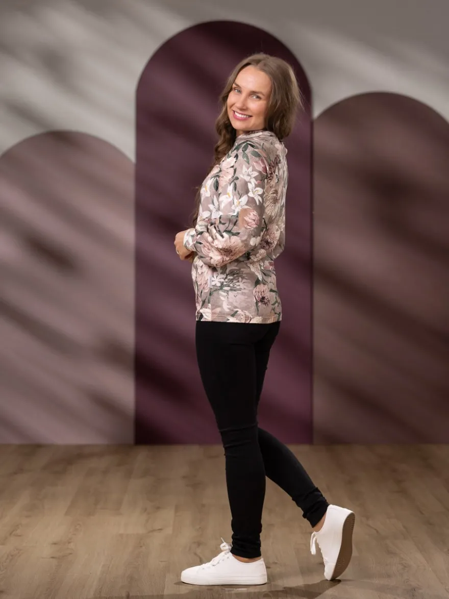 RUUSApaita (Tiikerinlilja puuteri joustocollege)