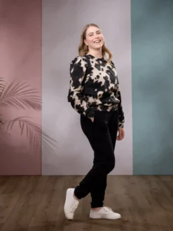 SAANAcolleget (musta harjattu joustocollege)