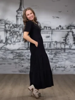 SUVImekko maxi (musta trikoo)