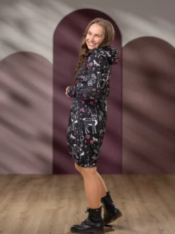 YHDESSÄmekko (Porojen poluilla musta / pinkki trikoo)